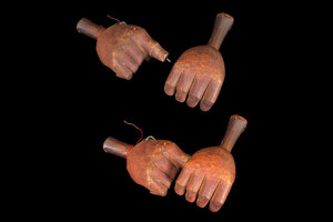 Accuser Hands N3683